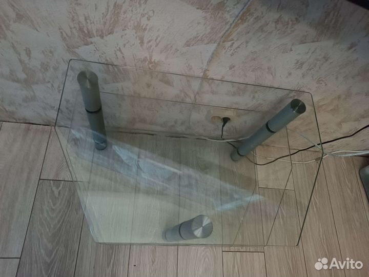 Стеклянная тумба под тв