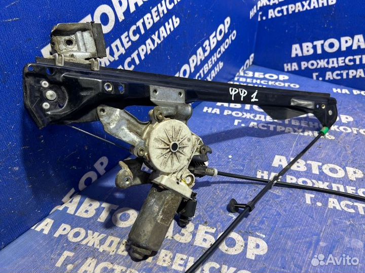 Передний правый стеклоподъемник Ford Focus 1 седан