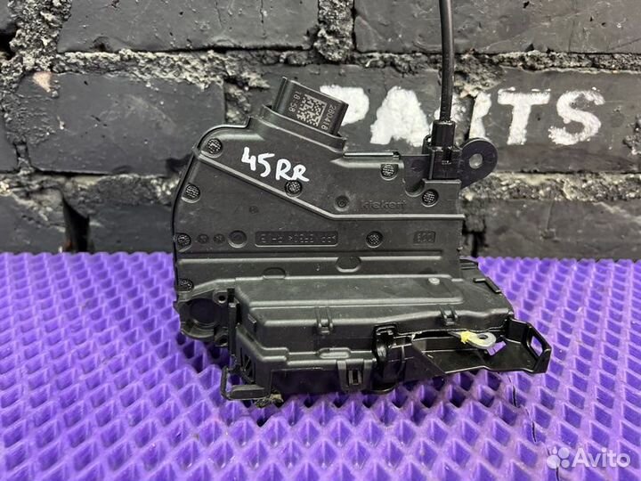 Замок двери задний правый Renault Kaptur