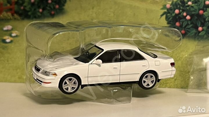 Toyota Mark 2.5 tourer V модель 1:64 Tomica TLV