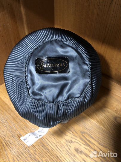 Берет из норки