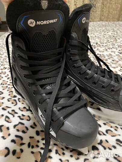 Коньки хоккейные 39размер