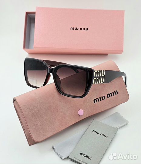 Солнцезащитные очки miu miu