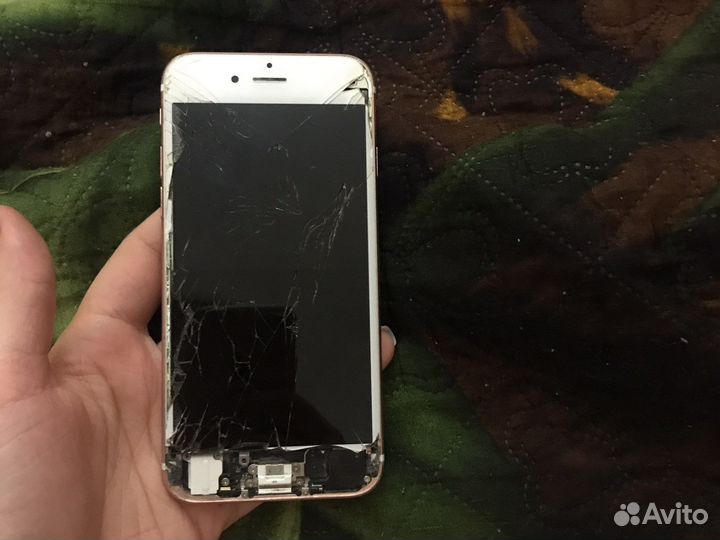 Телефон iPhone 6s