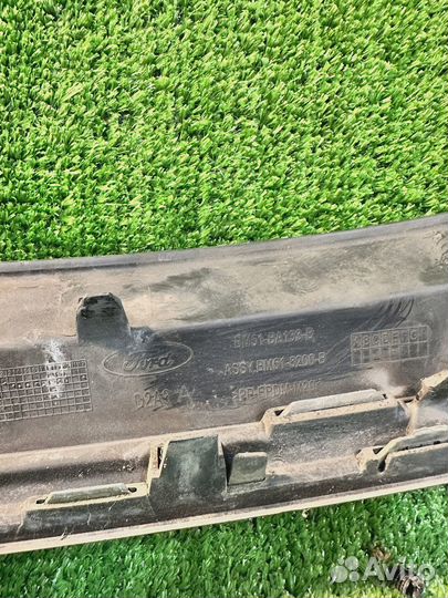 Решетка радиатора Ford Focus 3