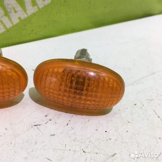 Повторитель на крыло желтый Шевроле Авео Т200 03