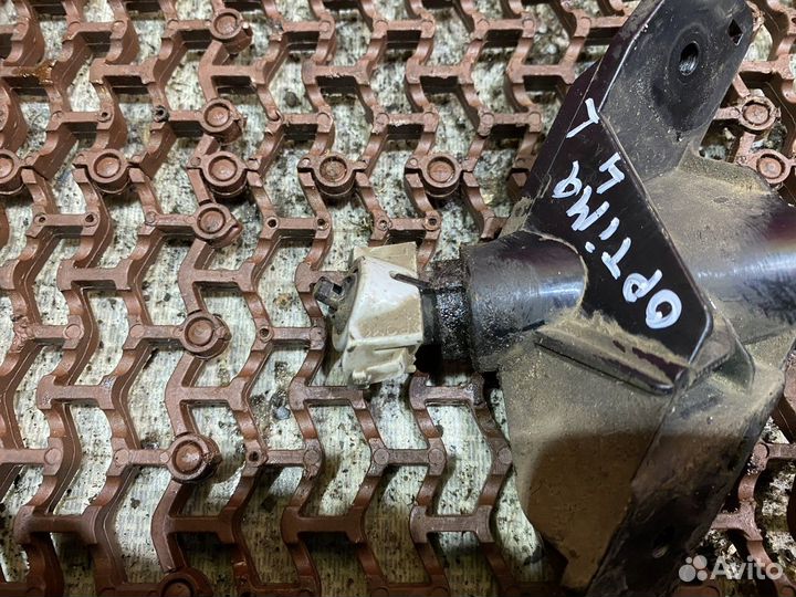 Форсунка омывателя левая Оптима 4 Kia Optima