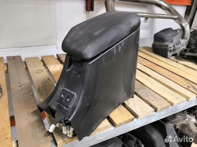 Подлокотник hover H2