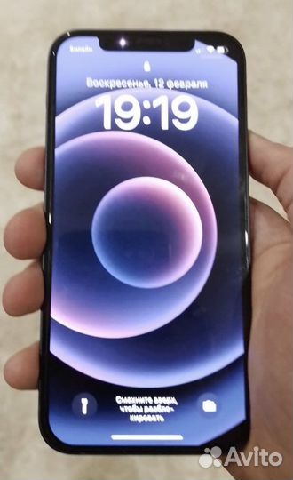 Телефон iPhone 12