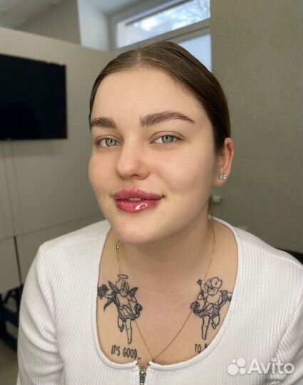 Модель на увеличение губ