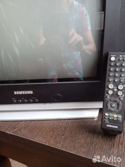 Телевизор samsung