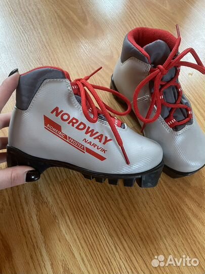 Лыжные ботинки