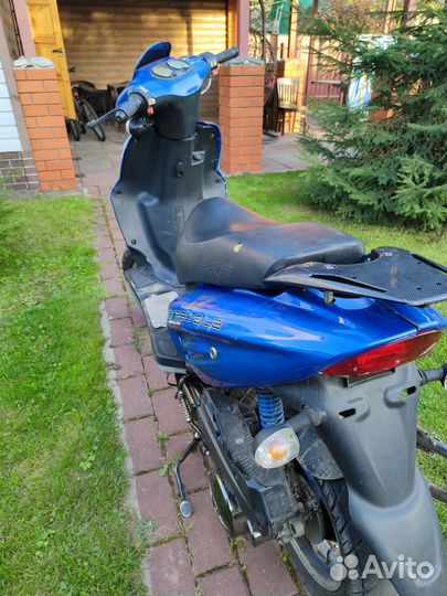 Скутер Nexus Street sLe