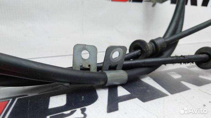 Трос стояночного тормоза Mitsubishi Outlander III