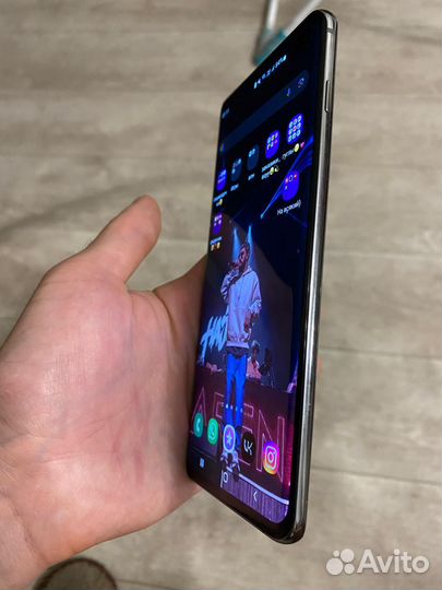 Samsung Galaxy S10+, 8/128 ГБ