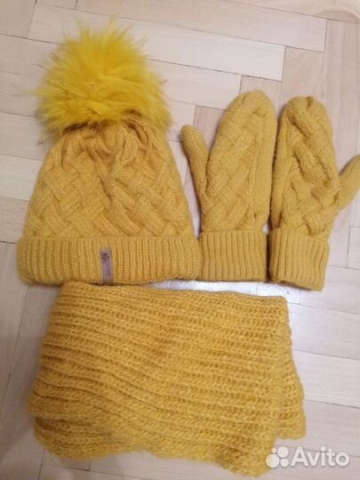 Комплект шапка, варежки, снуд