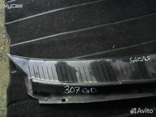 Решетка стеклоочистителя (Дождевик) Kia Carnival 1