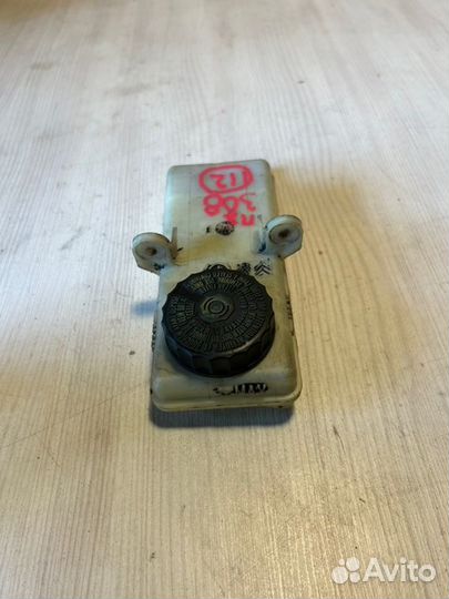 Бачок гтц Peugeot 308 EP6DT