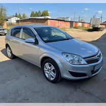 Opel Astra 1.6 MT, 2014, 88 000 км, с пробегом, цена 990 000 руб.