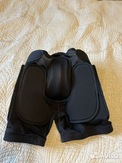 Защитные шорты для сноуборда