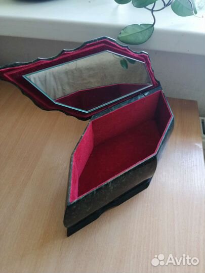 Малахитовая шкатулка