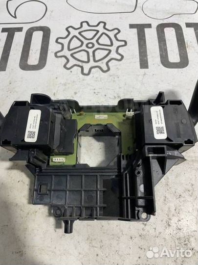 Подрулевой переключатель стеклоочистителей Ford