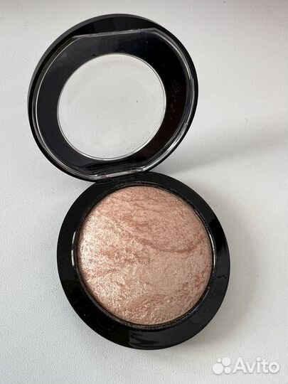 Хайлайтер Mac Soft&Gentle Mineralize Skinfinish