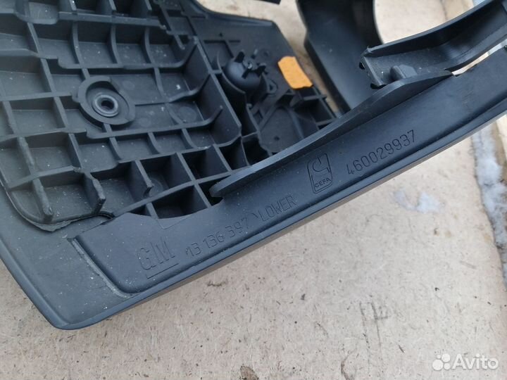 Кожух подрулевой Opel Meriva A