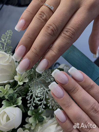 Маникюр в салоне