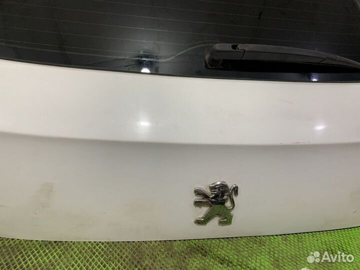 Крышка багажника Peugeot 308