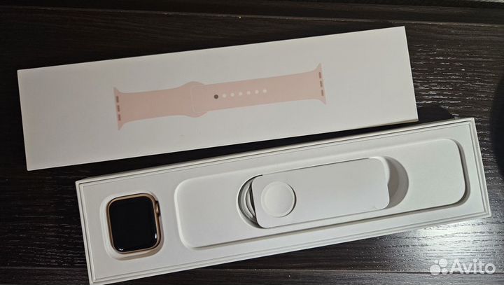 Часы apple watch se 40 mm 2021