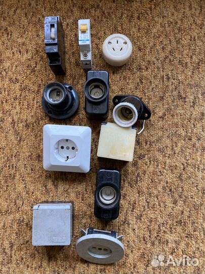 Розетки, разветвители, цоколи, тумблеры. СССР