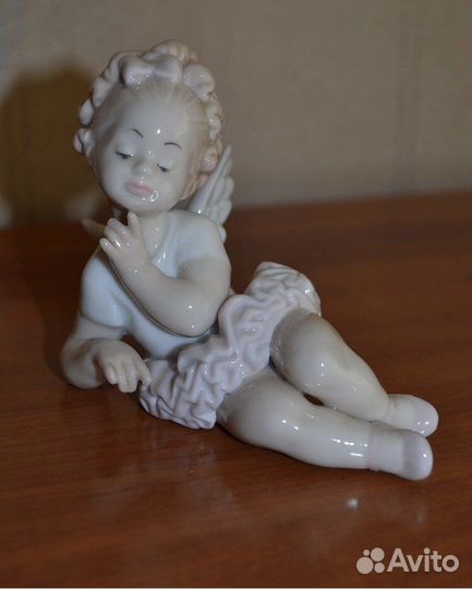 Статуэтка фарфоровая «Ангелочек-балерина»
