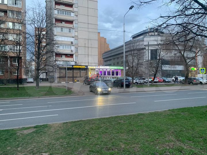 Продам торговое помещение, 343 м²