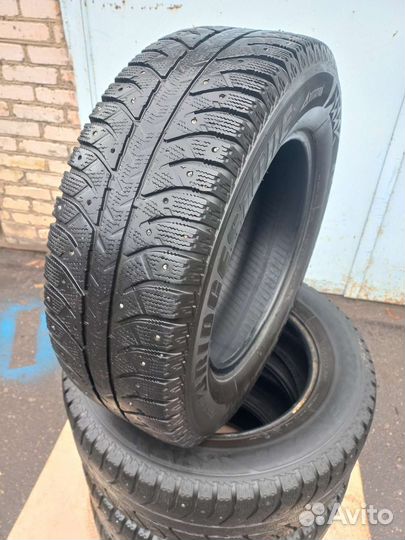 Bridgestone Ice Cruiser 7000 215/65 R16