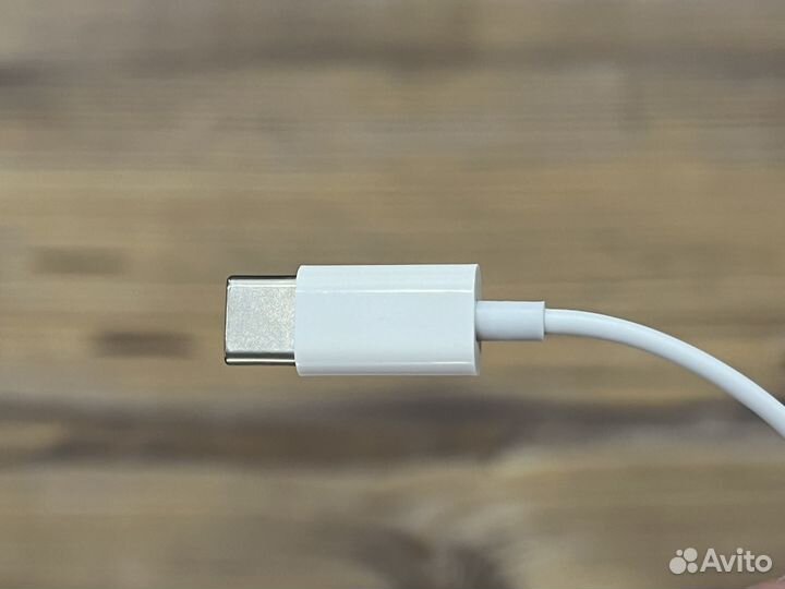 Адаптер USB-C to 3.5 Headphone Jack Apple
