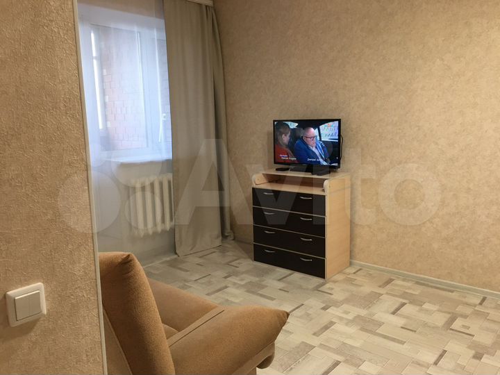 1-к. квартира, 42 м², 1/4 эт.