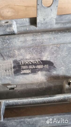 Решетка радиатора Honda cr v