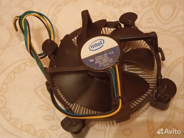 Материнская плата с процессором и памятью