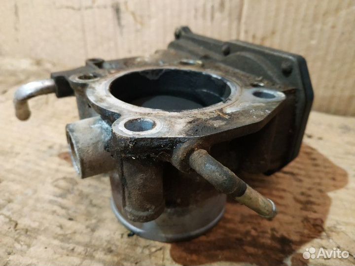 Заслонка дроссельная Toyota Camry 40