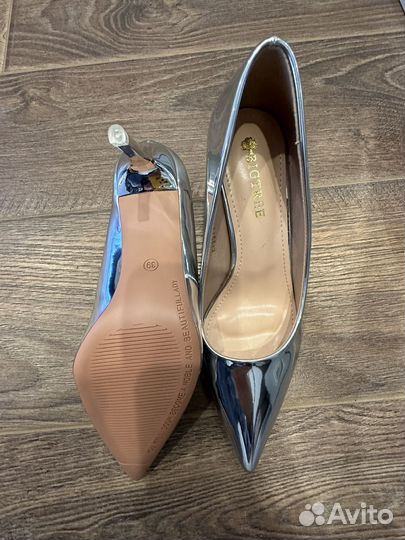 Туфли лодочки лаковые 37 серебряные