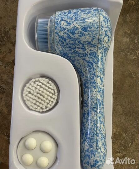 Массажер лица новый