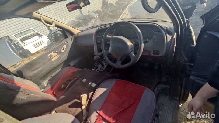 В разборе nissan largo 1993 CD20 w30