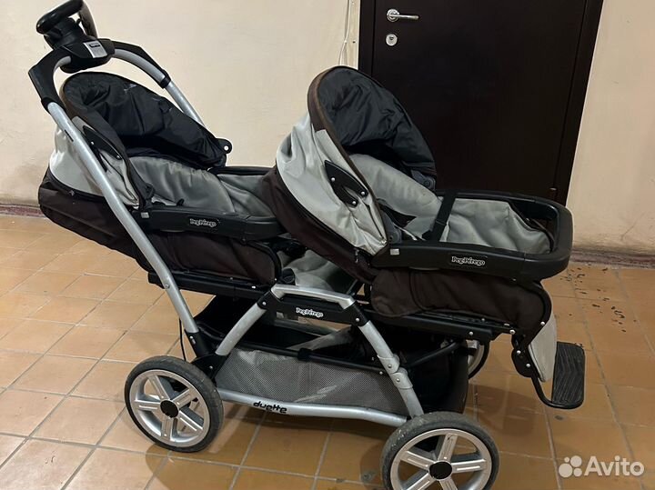 Коляска для двойни или погодок Peg Perego (Италия)