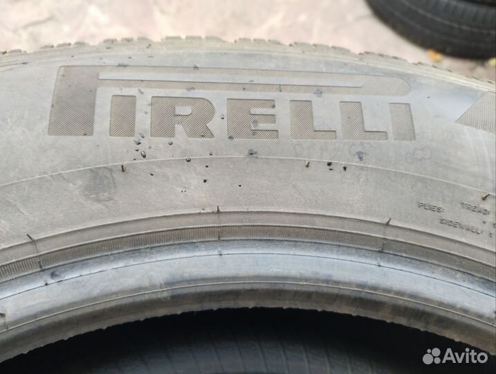 Pirelli Ice Zero FR 215/65 R17 103T