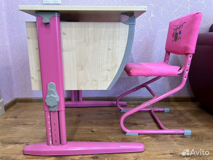 Школьная парта и стул