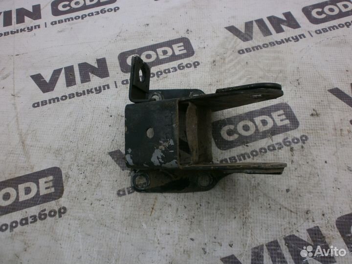 Кронштейн опоры кпп Киа Спектра