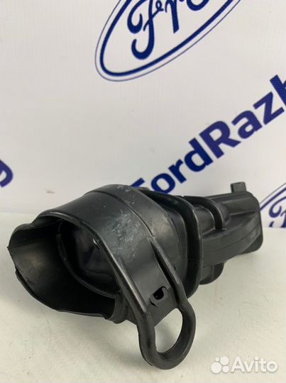 Воздухозаборник Ford Focus 3 CB8 2011-2019