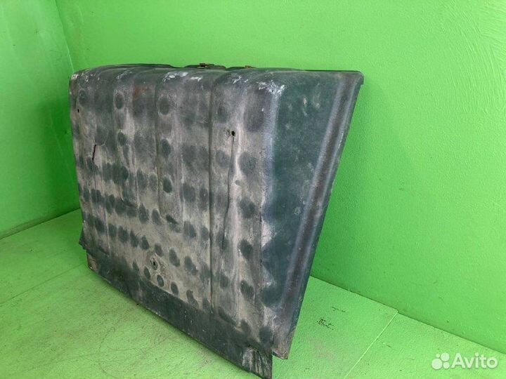 Крышка аккумуляторов MAN TGX