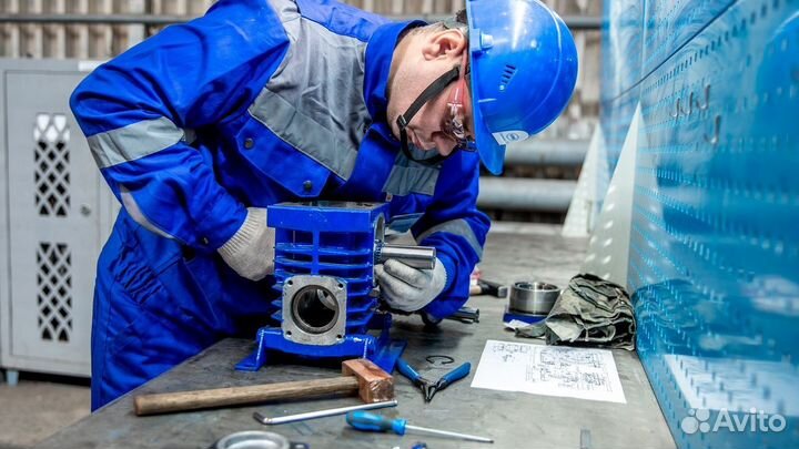 Слесарь ремонтник